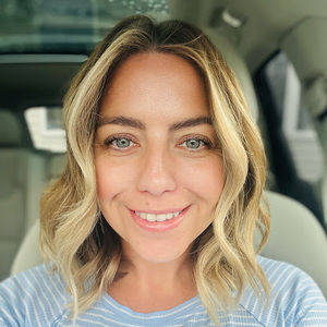 Meet your Posher, Caitlin